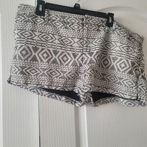 Merona Black and White Patterned Women Shorts